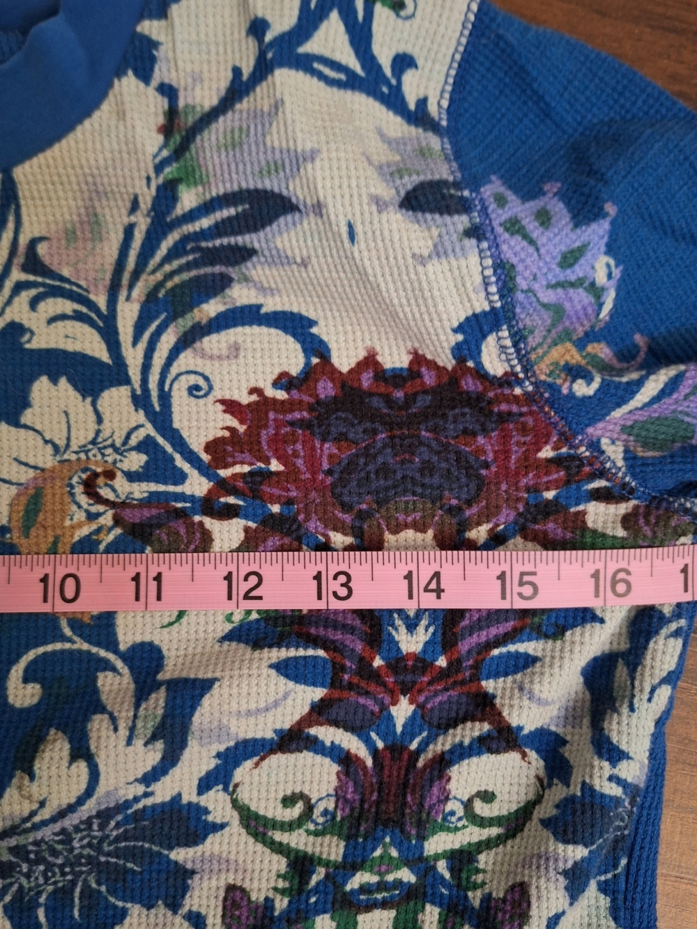 Sundance Blue Floral Long-Sleeve Thermal Top Size Medium - Picture 9 of 11
